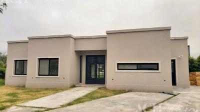 Casa 3 dormitorios en venta en El Canton, Escobar