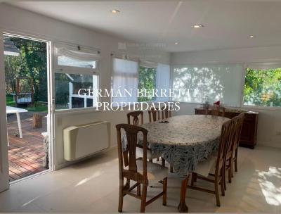 Casa 4 dormitorios en venta en Carilo