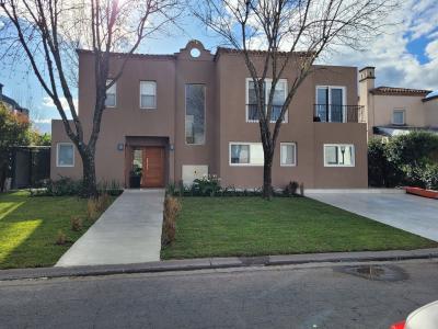 Casa 6 dormitorios en alquiler temporario en Santa Barbara, Tigre