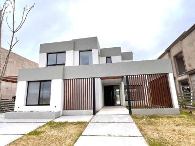 Casa 3 dormitorios en venta en Nordelta, Tigre