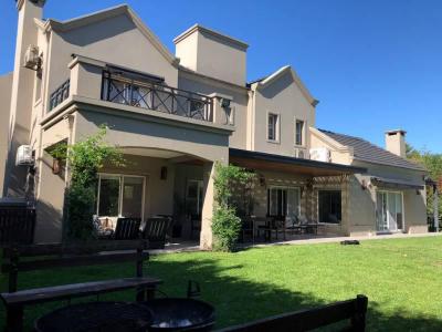 Casa 4 dormitorios en alquiler en Ayres Del Pilar, Pilar