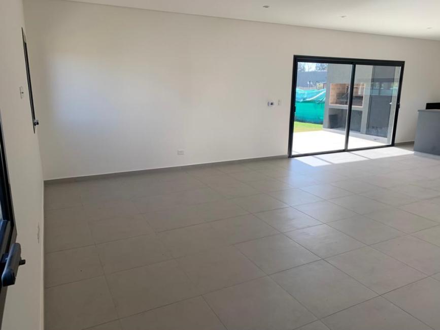 Casa 3 dormitorios en venta en San Ramon, Pilar del Este