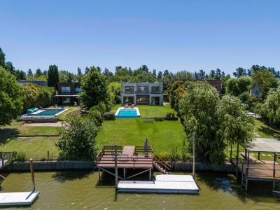 Casa 4 dormitorios en venta en Villanueva, Tigre