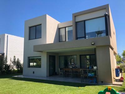 Casa 3 dormitorios en venta en Nordelta, Tigre