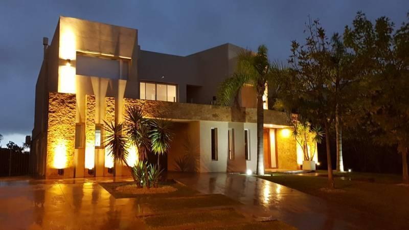 Casa 7 dormitorios en venta en Nordelta, Tigre