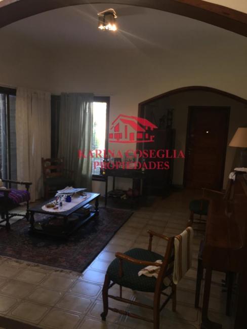 Casa 6 dormitorios en venta en Bella Vista, San Miguel