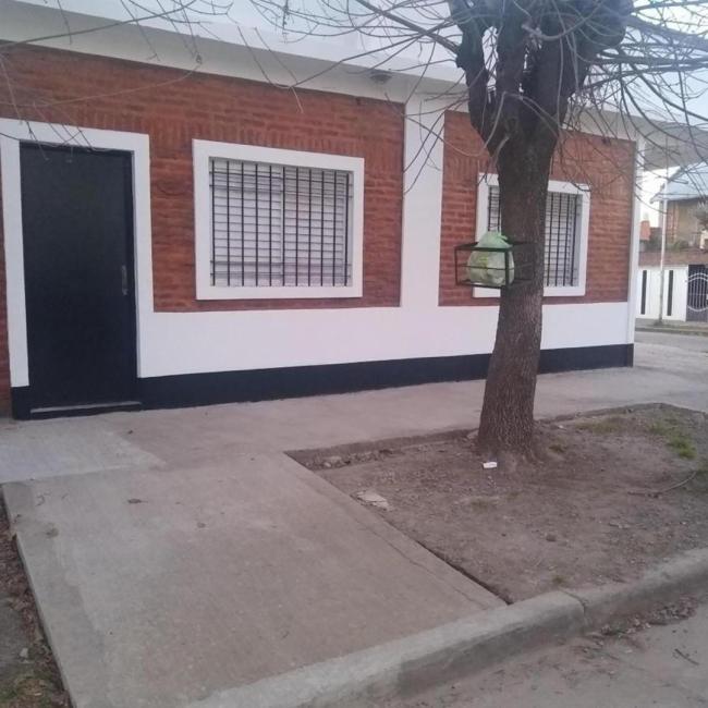 Casa 3 dormitorios en alquiler en Tablada, La Matanza