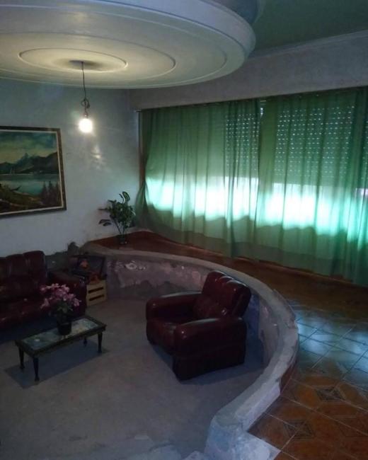 Casa 5 dormitorios en venta en Berazategui, Berazategui