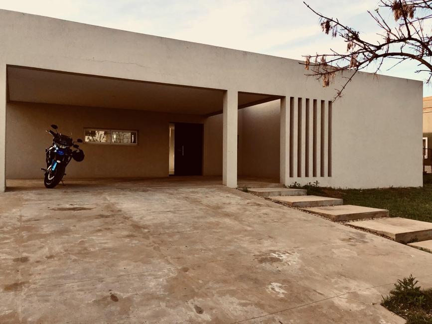 Casa 3 dormitorios en venta en El Canton, Escobar