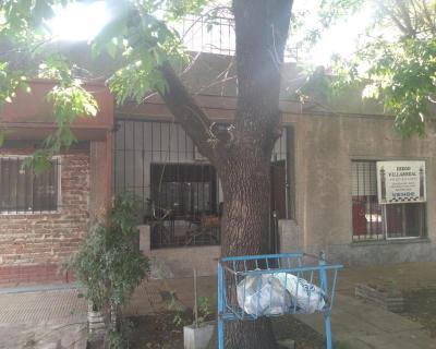 Casa 2 dormitorios en venta en Castelar, Moron