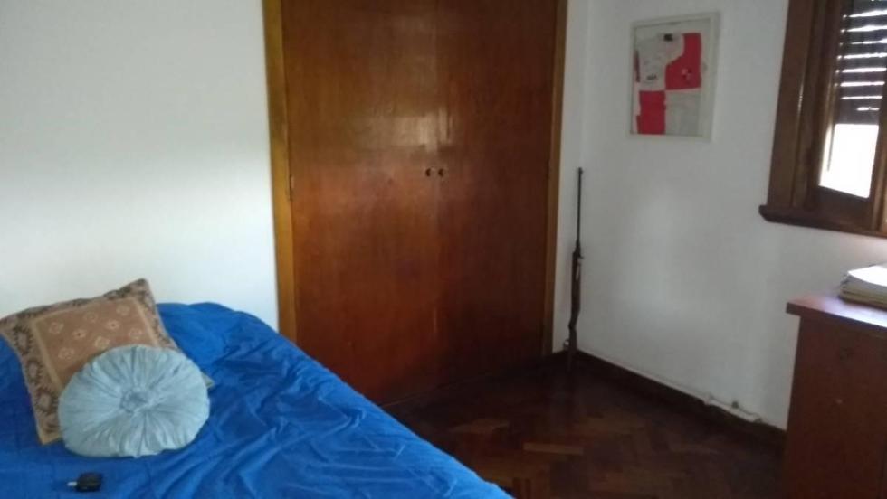 Casa 5 dormitorios en venta en Castelar, Moron