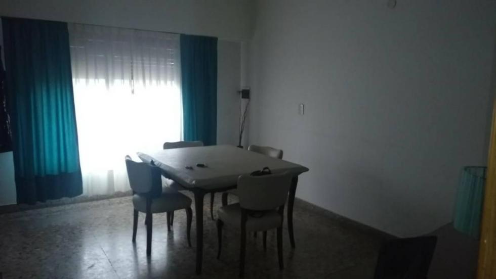 Casa 2 dormitorios en venta en Castelar, Moron