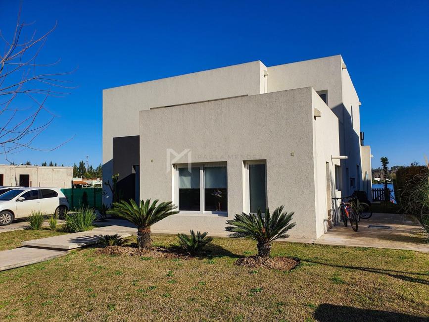 Casa 4 dormitorios en alquiler temporario en Villanueva, Tigre