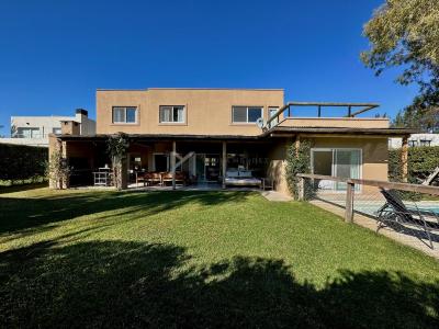 Casa 5 dormitorios en alquiler en General Pacheco, Tigre