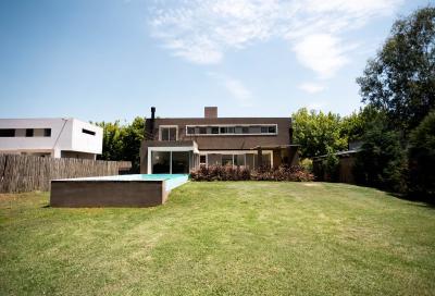 Casa 5 dormitorios en venta en Los Pilares, Pilar