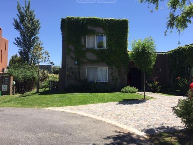 Casa 4 dormitorios en alquiler temporario en General Pacheco, Tigre