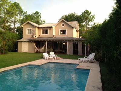 Casa 4 dormitorios en alquiler en Benavidez, Tigre