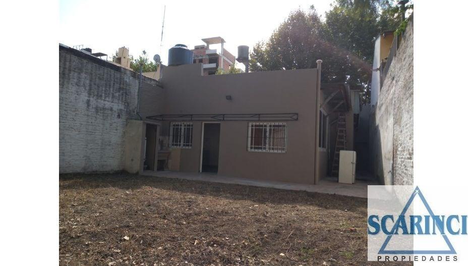 Casa 2 dormitorios en venta en Saenz Peña, Tres de Febrero