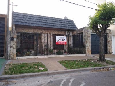 Casa 3 dormitorios en venta en Villa Elvira, La Plata