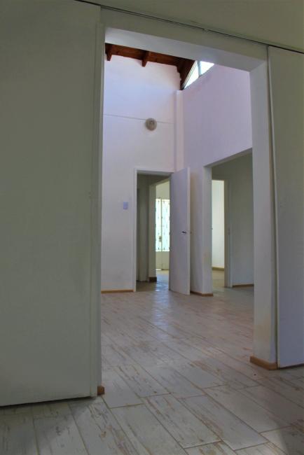 Casa 4 dormitorios en alquiler temporario en Villa Elvira, La Plata