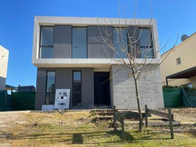Casa 3 dormitorios en venta en Puertos, Escobar