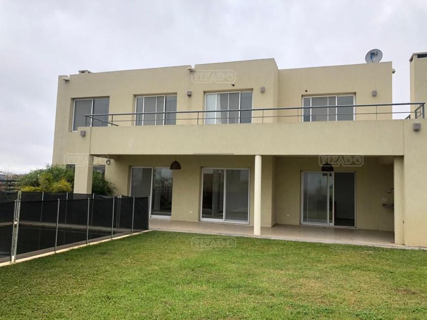 Casa 4 dormitorios en venta en Puertos, Escobar