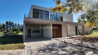 Casa 4 dormitorios en venta en Haras San Pablo, General Rodriguez