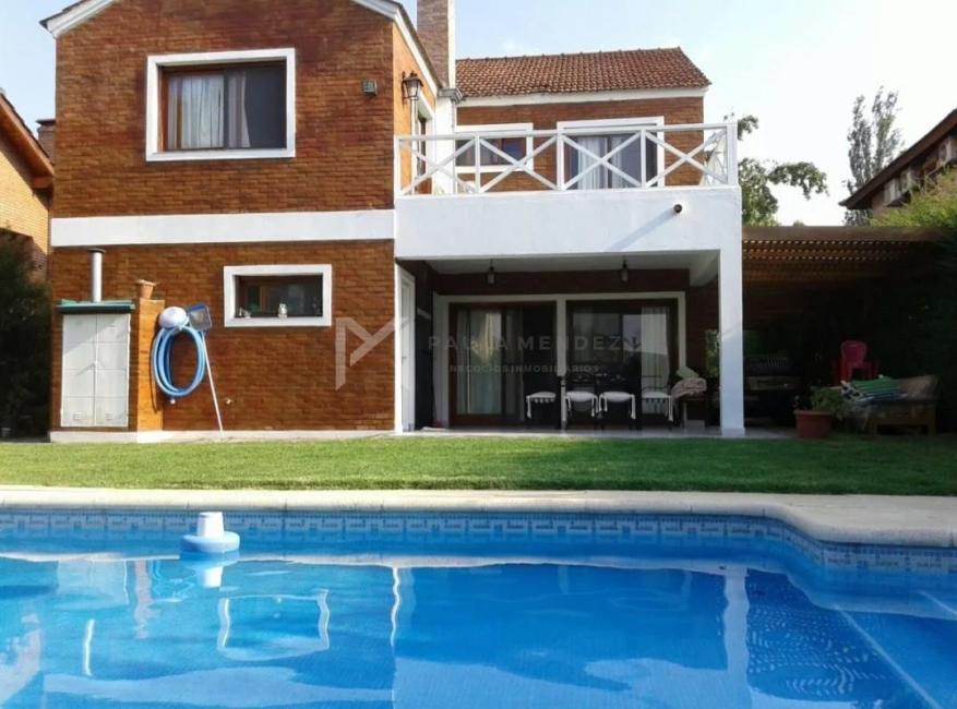 Casa 4 dormitorios en venta en Nautico, Escobar