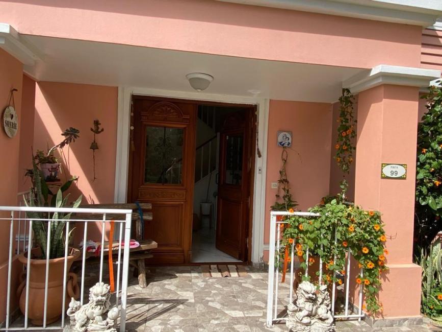 Casa 5 dormitorios en alquiler en Galapagos, Pilar