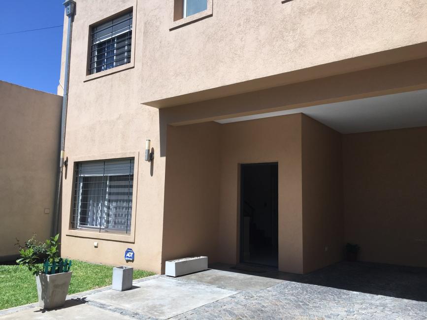 Casa 3 dormitorios en venta en Victoria, San Fernando