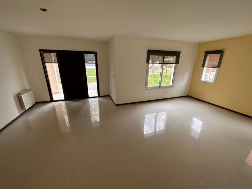 Casa 5 dormitorios en venta en Septiembre, Escobar