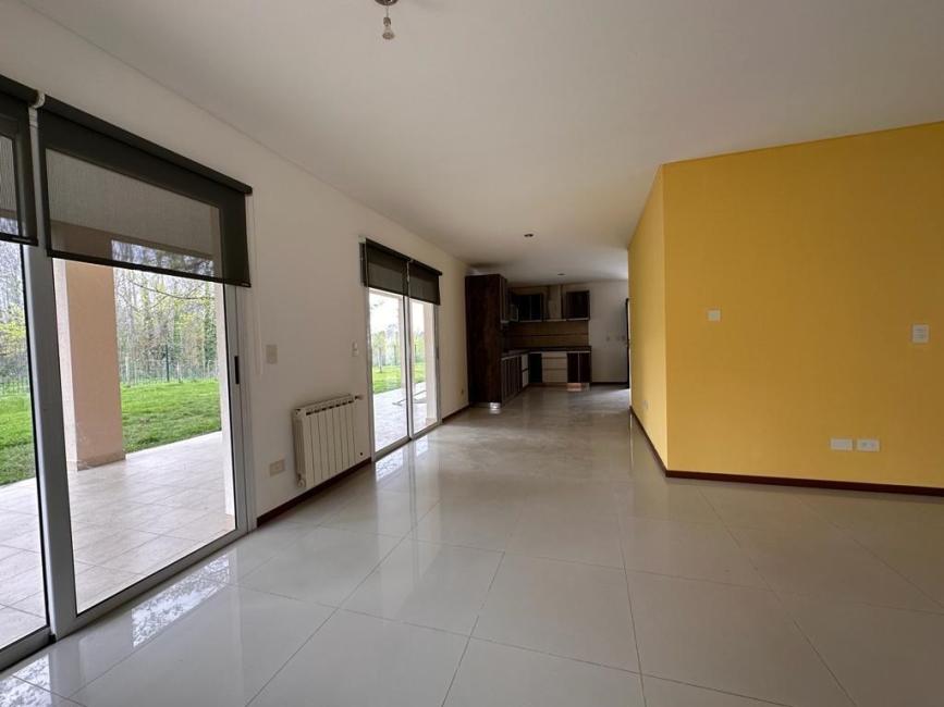 Casa 5 dormitorios en venta en Septiembre, Escobar