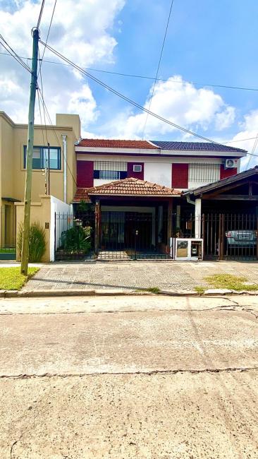 Casa 3 dormitorios en venta en Martinez, San Isidro