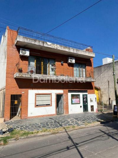 Edificio en Block en venta en Paso del Rey, Moreno