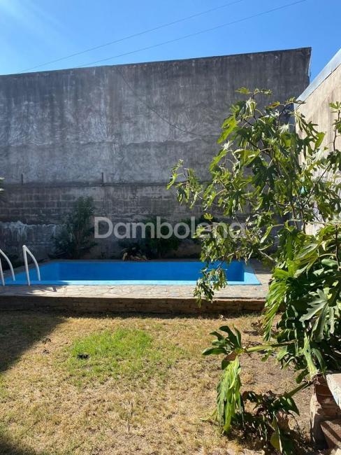 Edificio en Block en venta en Paso del Rey, Moreno