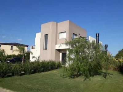 Casa 3 dormitorios en alquiler en Villanueva, Tigre