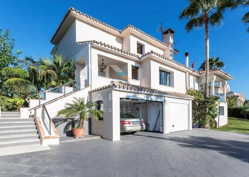 Casa 5 dormitorios en venta en Marbella
