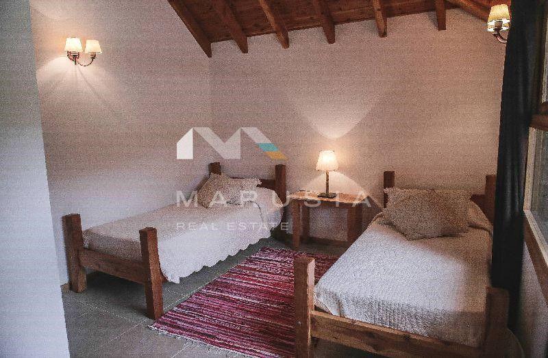 Casa 5 dormitorios en alquiler temporario en Villa La Angostura, Villa La Angostura