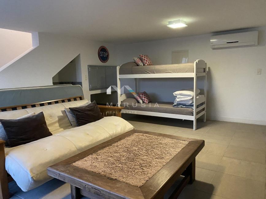 Departamento 4 dormitorios en alquiler temporario en Punta del Este, Punta del Este