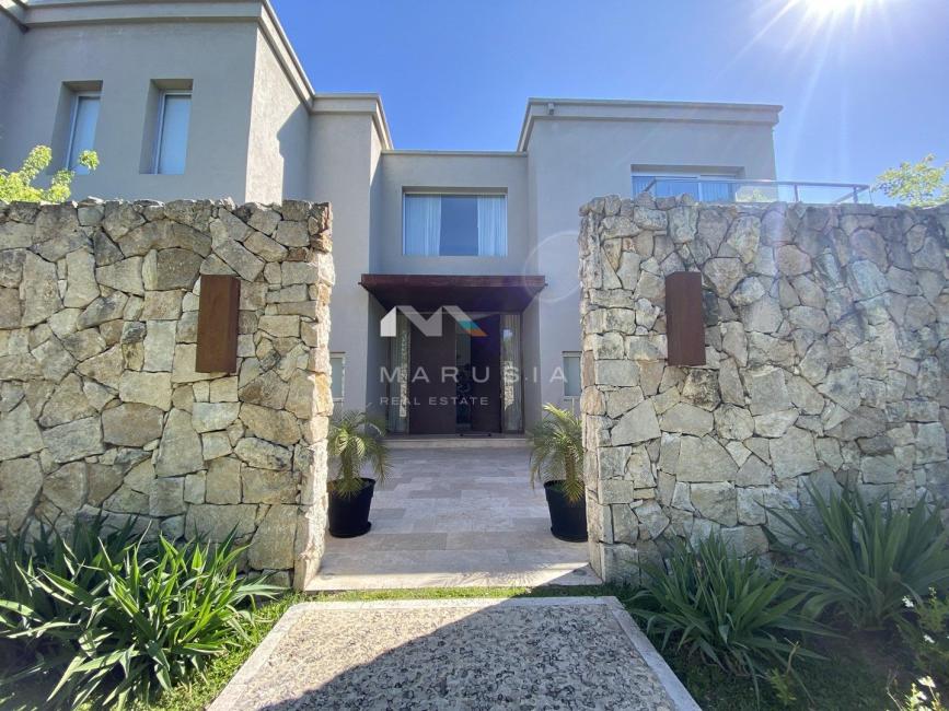 Casa 6 dormitorios en venta en Tortugas Country Club, Pilar