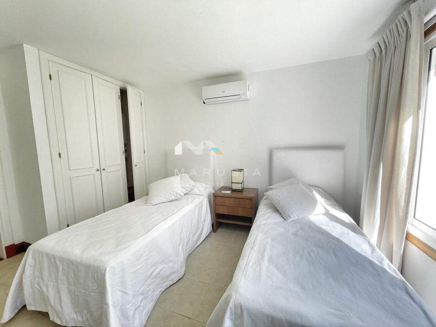Casa 6 dormitorios en alquiler temporario en Punta del Este, Punta del Este