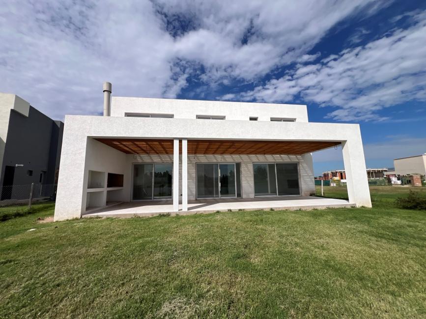 Casa 3 dormitorios en venta en Villanueva, Tigre