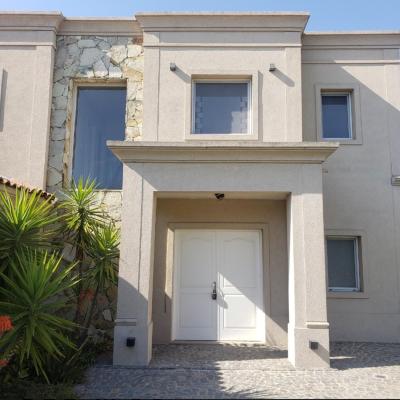 Casa 3 dormitorios en alquiler en Villanueva, Tigre