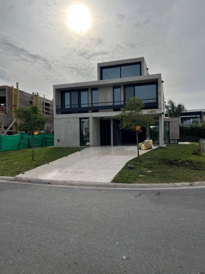 Casa 4 dormitorios en venta en Nordelta, Tigre