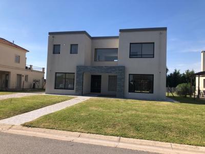 Casa 3 dormitorios en venta en Haras Santa Maria, Escobar