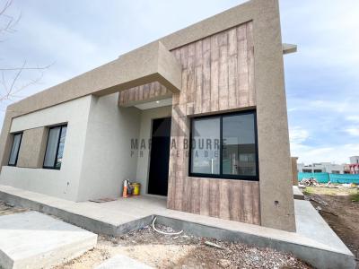 Casa 3 dormitorios en venta en Derqui, Pilar