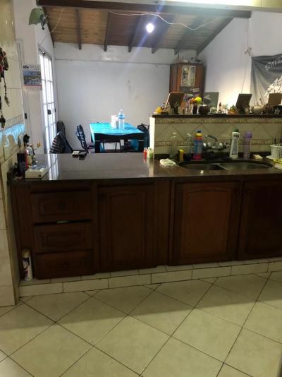 Casa 3 dormitorios en venta en Castelar, Moron