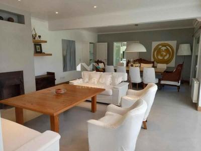 Casa 4 dormitorios en venta en Ayres De Pilar, Pilar