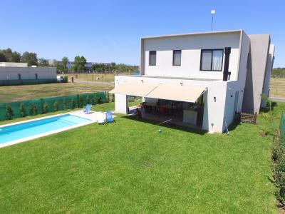 Casa 4 dormitorios en alquiler en Villanueva, Tigre