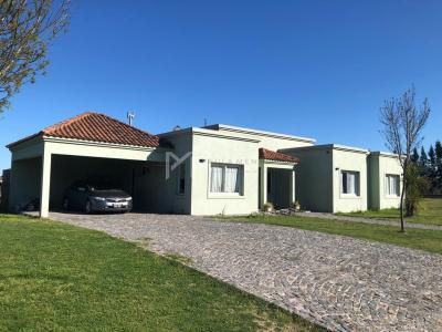 Casa 4 dormitorios en venta en Villanueva, Tigre